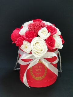 Aranjament Red&White Roses